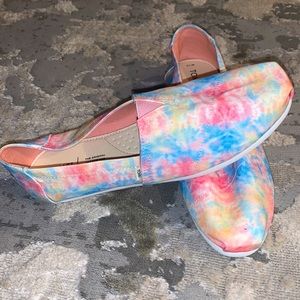 TOM’S Alpargata Tie Dye Slip On NWOT